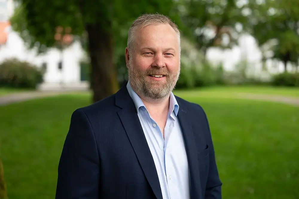 Asbjørn Svaland, Managing director · Real estate agent MNEF